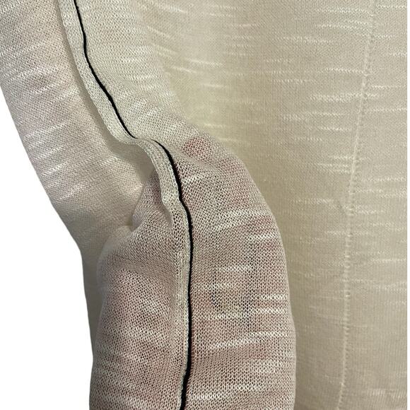 Uniq Women's Lightweight Long Sleeve Sheer Top Sweater Cream Size M/L NWT - Picture 4 of 9